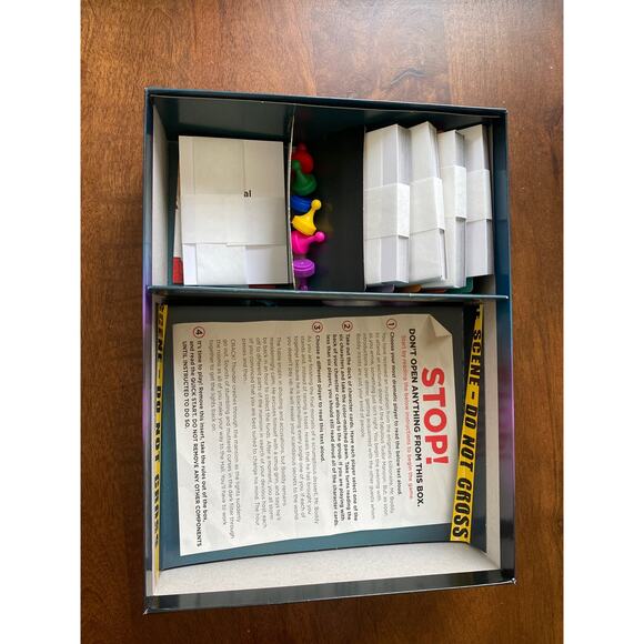 Clue - Treachery at Tudor Mansion - Picture 3 of 3